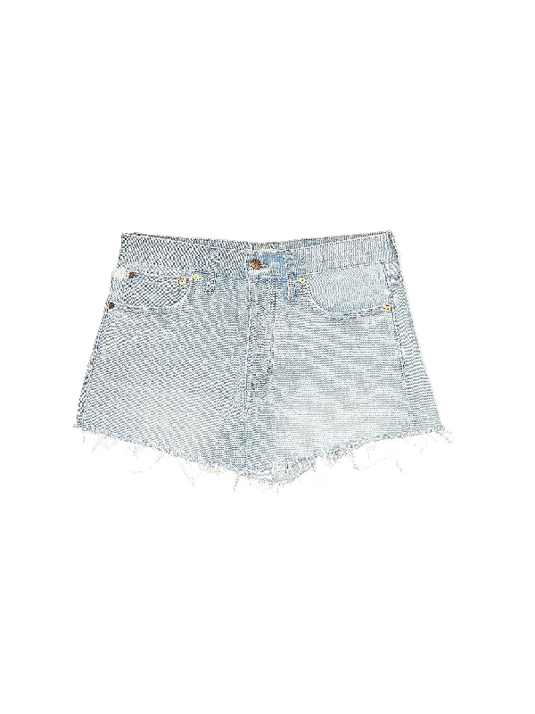 Mid-Rise Denim Shorts in Light Wash